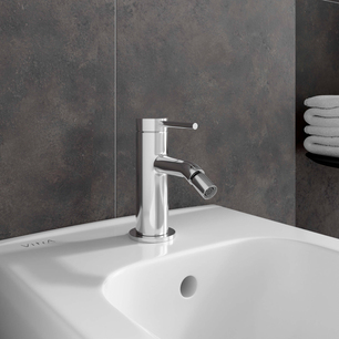Minimax Round Miscelatore monocomando per bidet Cromato Lucido Con pop-up. Portata d'acqua 5L/min. Lunghezza bocca 110mm.  Altezza bocca 70mm. Cartuccia con limitatore di portata e temperatura. Aeratore orientabile.  Sifone da ordinare separatamente A43536EXP